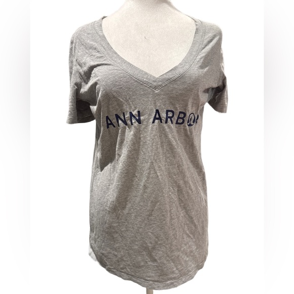 Lululemon *RARE* Ann Arbor U of Michigan T-Shirt 12 - Picture 1 of 4